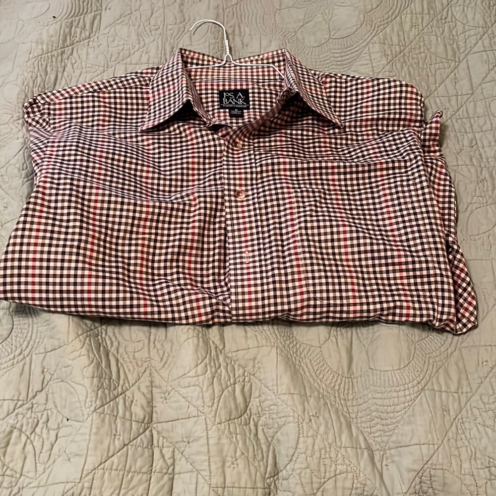 25% ALL. Men’s Jos A Bank Men’s button down! Size M. If this fit me,